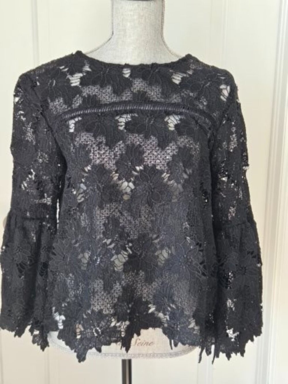 Saks Fifth Ave black lace floral flared sleeve scalloped edge top size M
